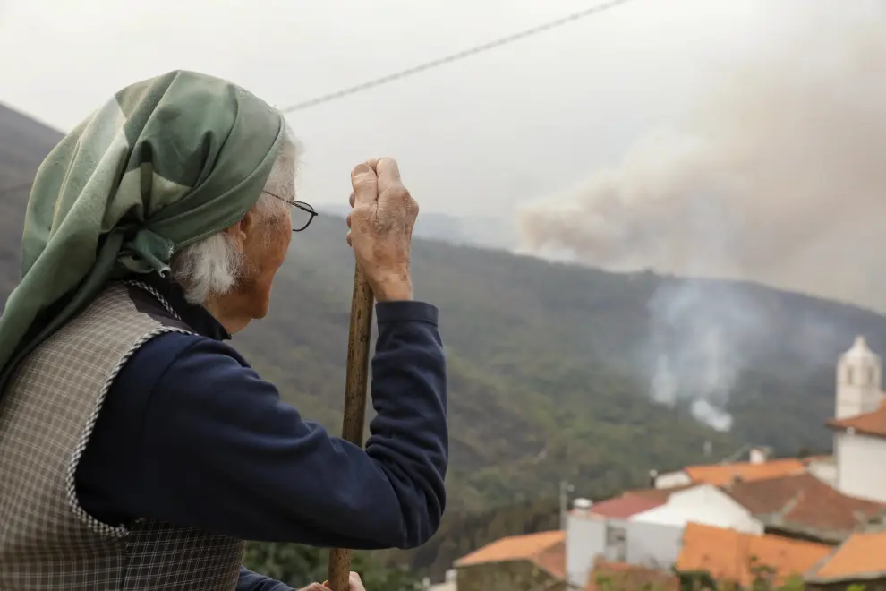 El fuego arrasa Portugal