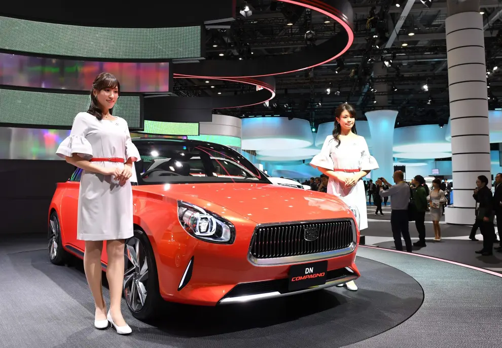 Los vehículos ecológicos y la inteligencia artificial (IA) protagonizan el Salón del Motor de Tokio, que abrió este miércoles sus puertas a la prensa en la capital nipona y en el que se presentan más de 70 nuevos modelos.