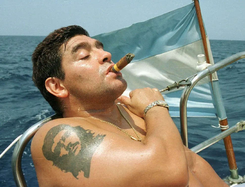 Las mejores fotos de los 20 años de Maradona como exfutbolista
