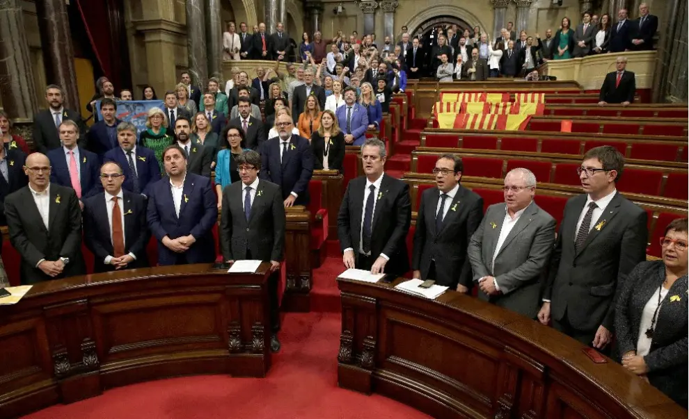Sesión histórica en el Parlament para votar la declaración de independencia