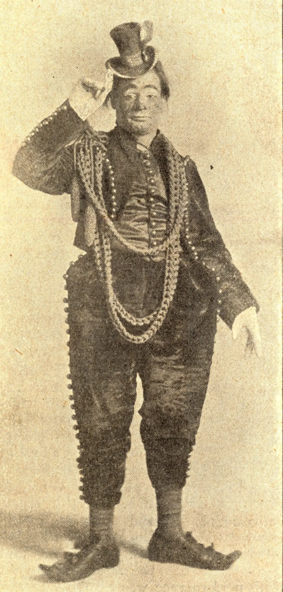 Marcelino, caracterizado para 'La Cenicienta' en 1900