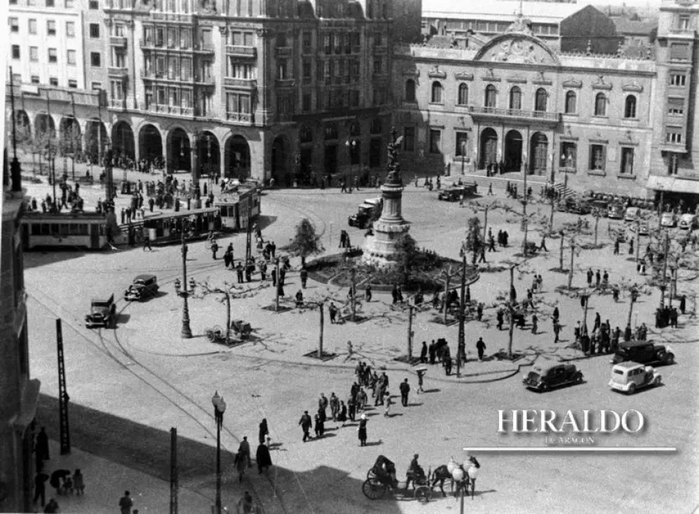 Vista de la plaza de la Constitución de Zaragoza (actual plaza de España) en los años 30.