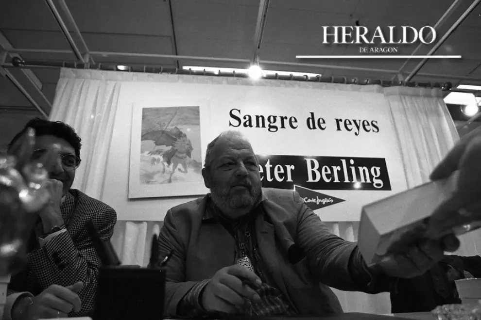 El escritor alemán Peter Berling, recientemente fallecido, visitó Aragón en 1995. Berling quedó impresionado con la estación internacional de Canfranc y lamentó su estado de conservación. También ofreció una conferencia en la Universidad de Zaragoza y firmó ejemplares de sus libros 'Los hijos del Grial' y 'Sangre de Reyes' en la capital aragonesa.