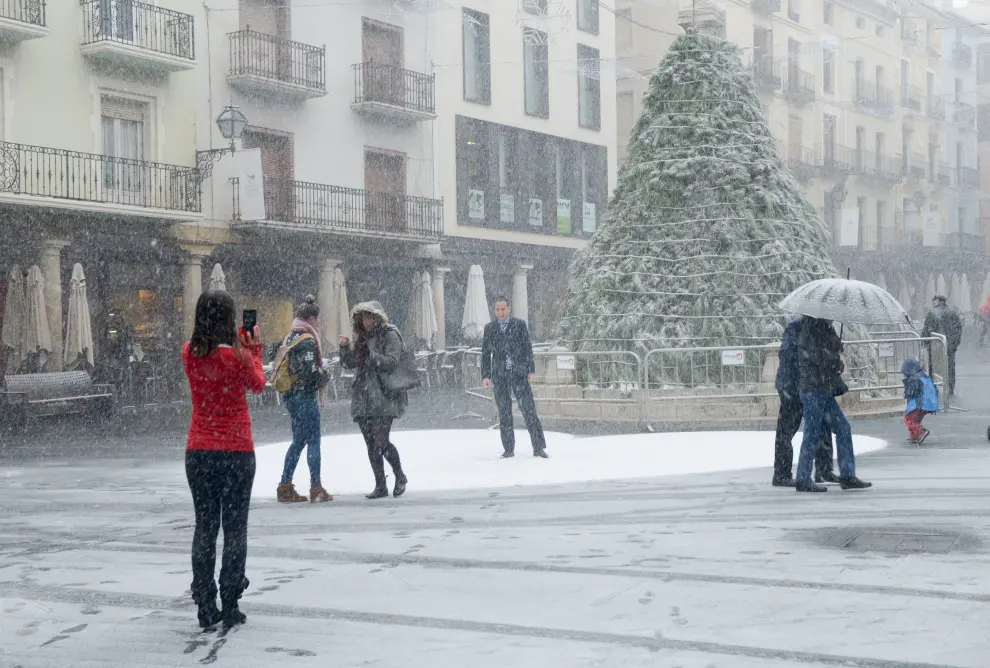 Disfrutando de la nieve en Teruel capital.