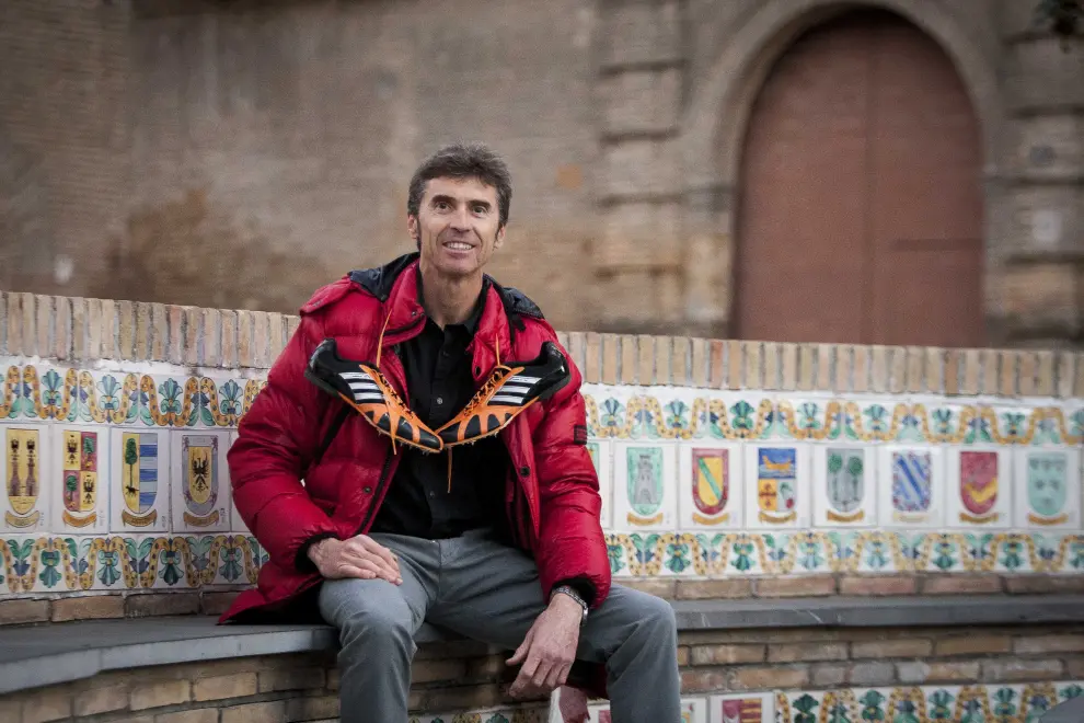 Ramón Suárex, campeón del mundo de vetarnos en 800 metros, en la plaza de Villafranca de Ebro.