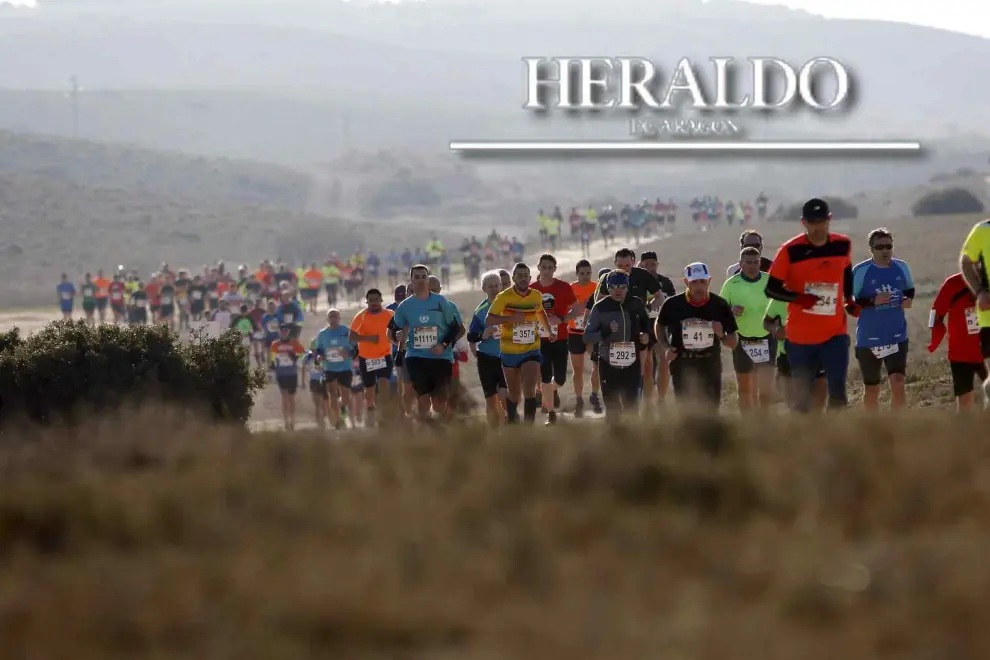 La XI edición de la Carrera del Ebro, celebrada el 26 de febrero en Zaragoza, reunió a más de 2.500 corredores y andarines en una soleada jornada deportiva.