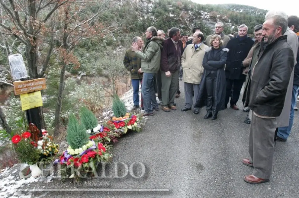 Así fue el homenaje que los amigos de Miguel Grima le brindaron al cumplirse un año de su asesinato, en el lugar donde se encontró su cuerpo.