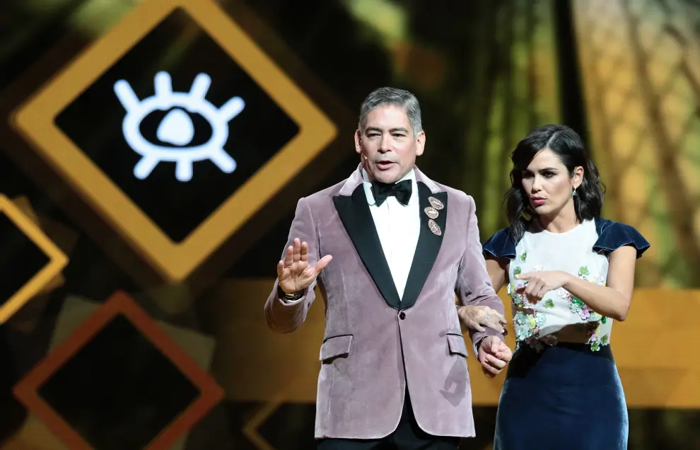 Boris Izaguirre y Elena Sánchez durante la gala de entrega de los Premios Forqué.