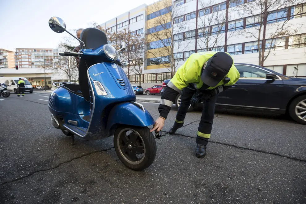 La campaña controla el estado de mantenimiento de todo tipo de vehículos, también de las motocicletas.