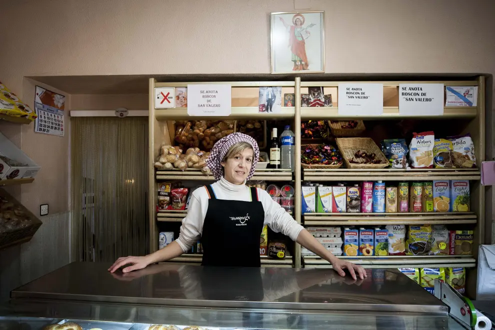 Cristina Vergara, panadera y respostera, en la tienda del negocio familiar.