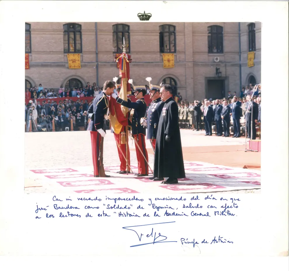 Ceremonia de la Jura de Bandera el 11 de octubre de 1985 y