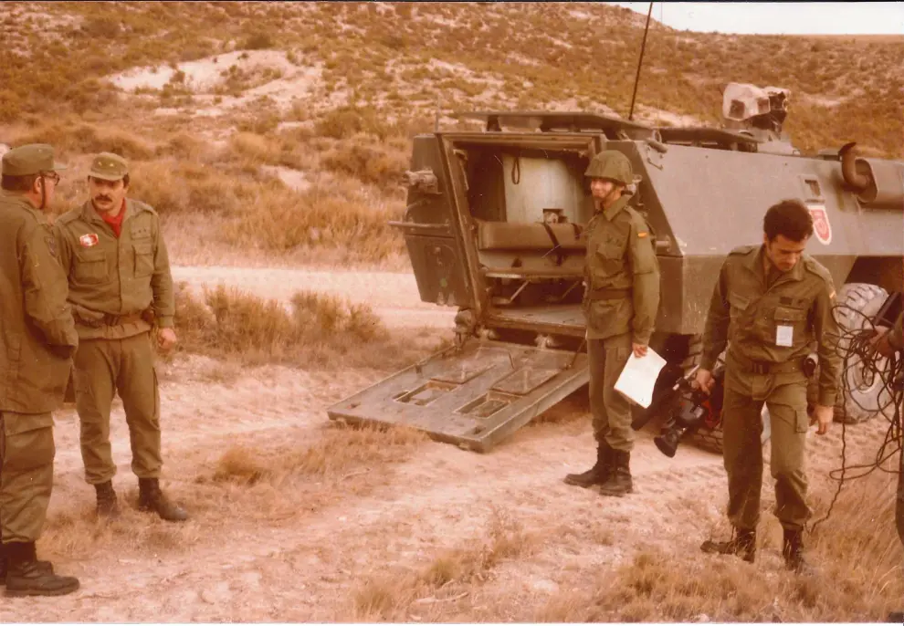 Realización del ciclo de Infantería con la XLIV promoción en noviembre de 1985 en el campo de San Gregorio