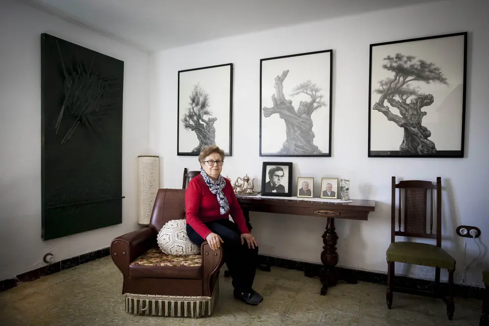 Manuela Fuertes, hermana del pintor Francisco Fuertes, en su casa de Singra.