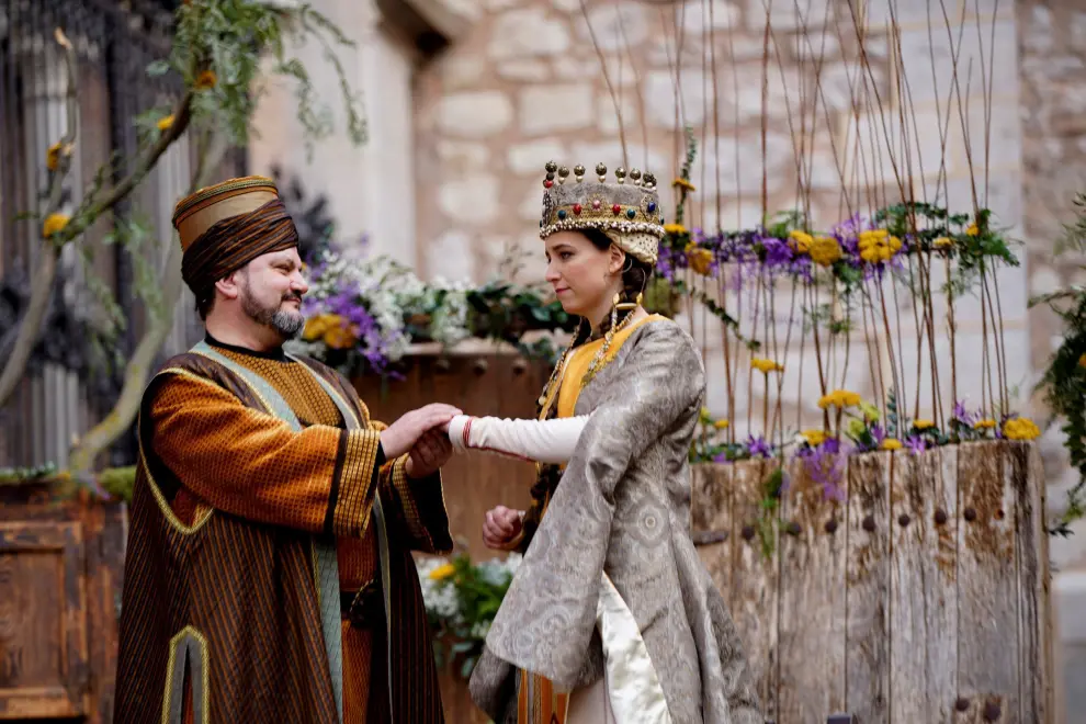 Lleno a rebosar en la boda medieval de Pedro e Isabel, el primer acto de la fiesta más romántica