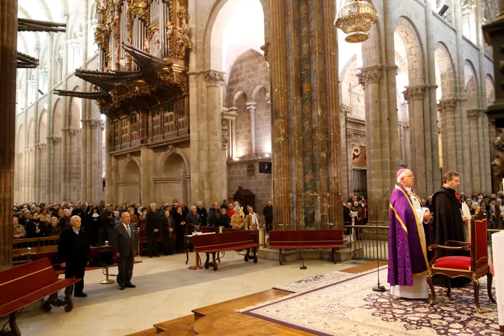 Vigilia en Santiago por las ofensas al Apóstol y a la Virgen del Pilar
