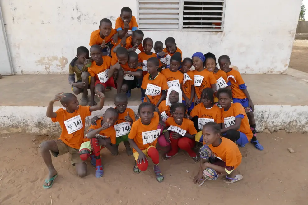 Participantes en la carrera Niños de África, en Kabacoto.