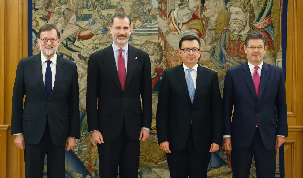 El aragonés Román Escolano jura como ministro de Economía ante el Rey