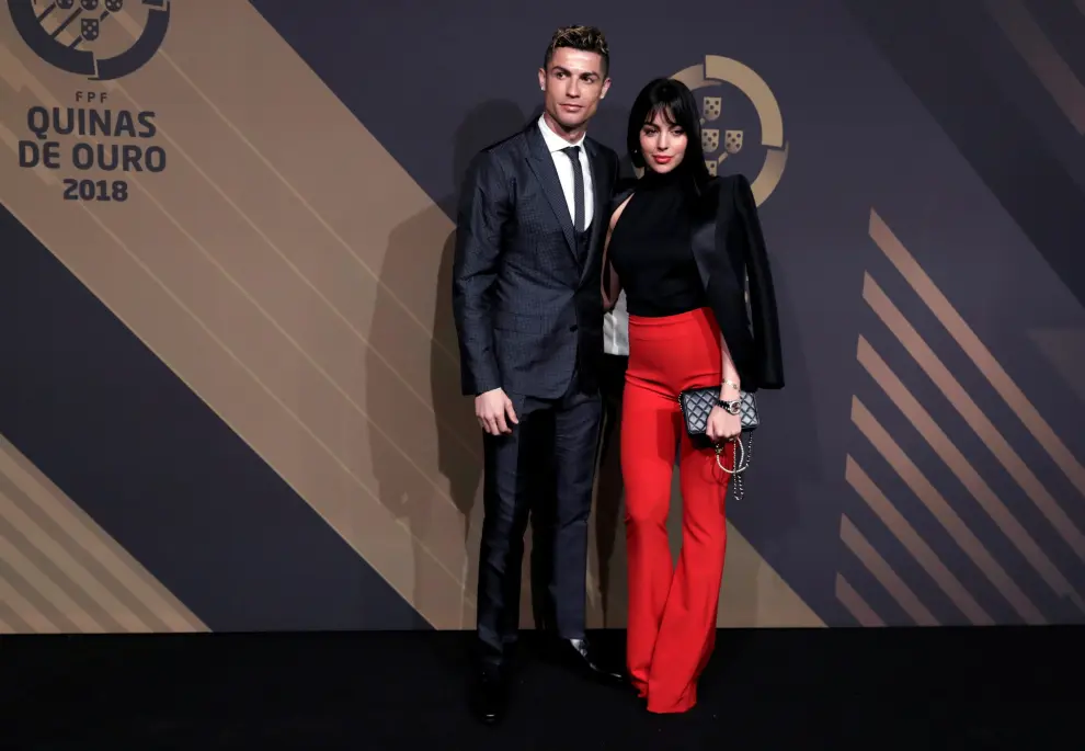 Cristiano Ronaldo acompañado por Georgina en la gala de entrega de premios que se ha celebrado en Lisboa.