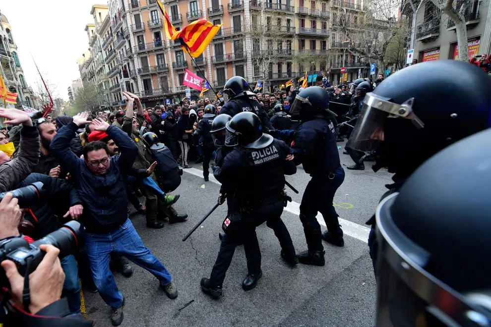 Protestas en Barcelona por la detención de Puigdemont en Alemania