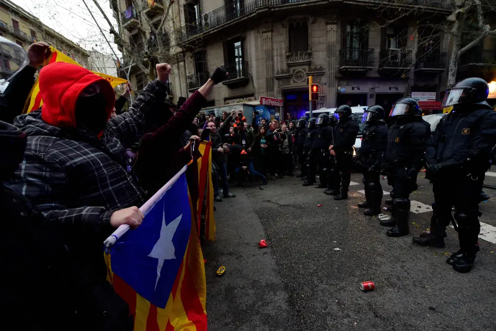Protestas en Barcelona por la detención de Puigdemont en Alemania.