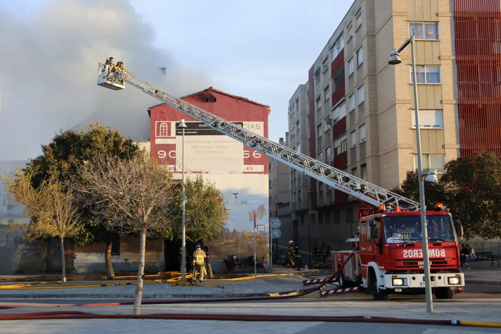 Declarado un incendio en una vivienda en la calle María Callas
