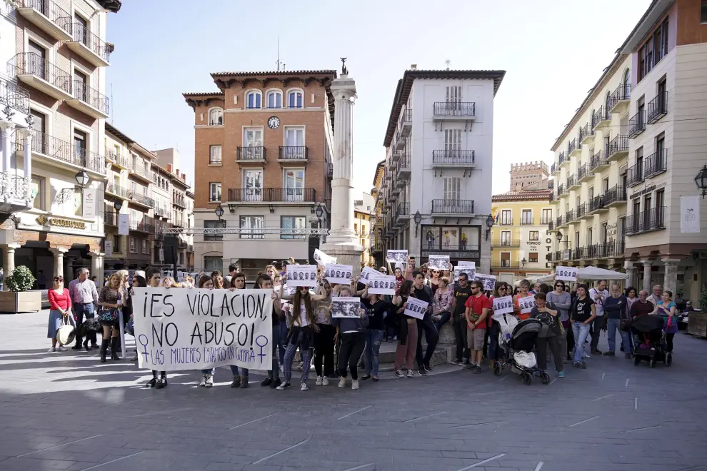 Protesta contra la sentencia de La Manada en la Plaza del Torico del Teruel