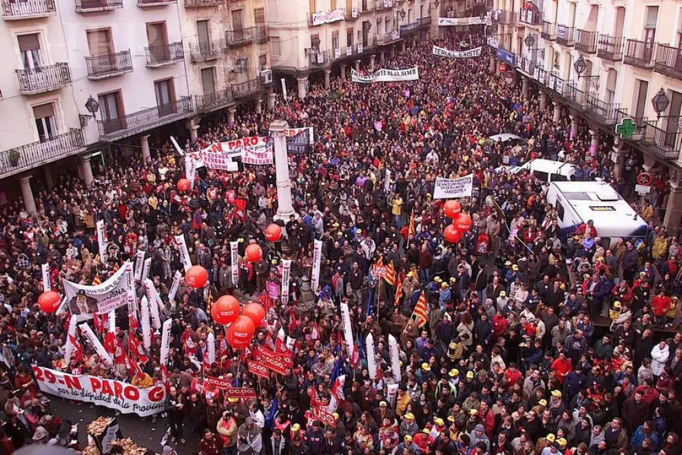 Huelga general: Teruel paró por su futuro en una jornada histórica para reclamar más inversiones el 29 de noviembre de 2000.