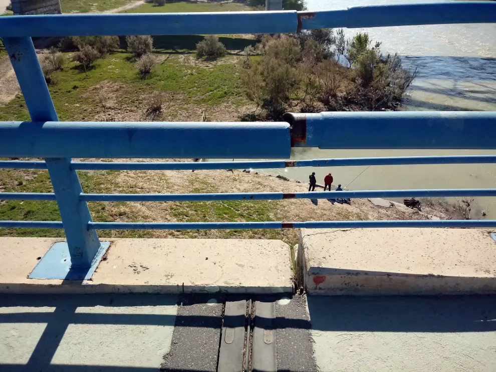 Deformaciones en el puente Giménez Abad
