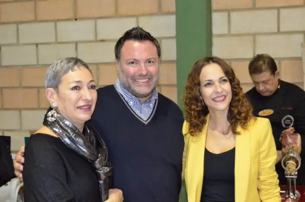 Paula Ortiz, Javier Vázquez y Luisa Gavasa el día en que Paula Ortiz fue proclamada hija adoptiva.