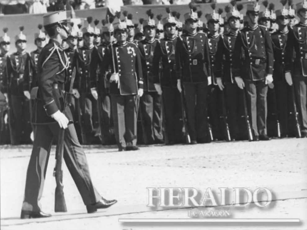 Jura de bandera del príncipe Felipe en la Academia General Militar de Zaragoza, el 11 de octubre de 1985