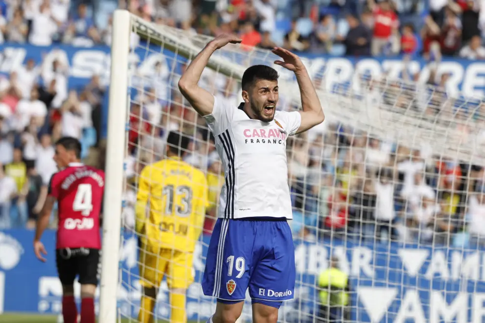 Papu celebra uno de sus goles al Albacete.