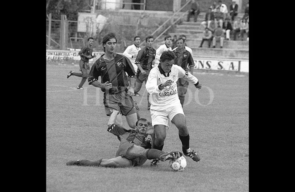 Partido de Tercera División entre la SD Huesca y el Villanueva el 27 de octubre de 1997 | Rafael Gobantes