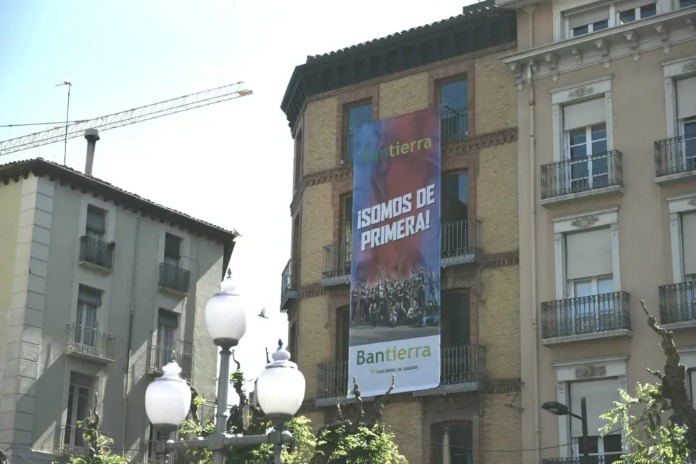 Preparativos para la celebración en Huesca