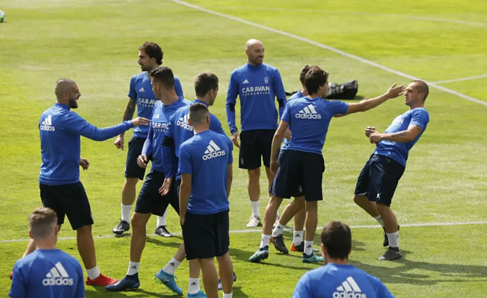 Último entrenamiento del Zaragoza antes del encuentro ante el Valladolid