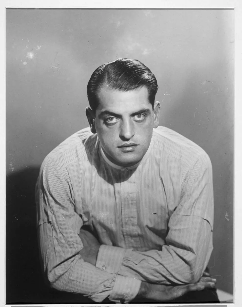 Luis Buñuel, fotografiado por Man Ray.