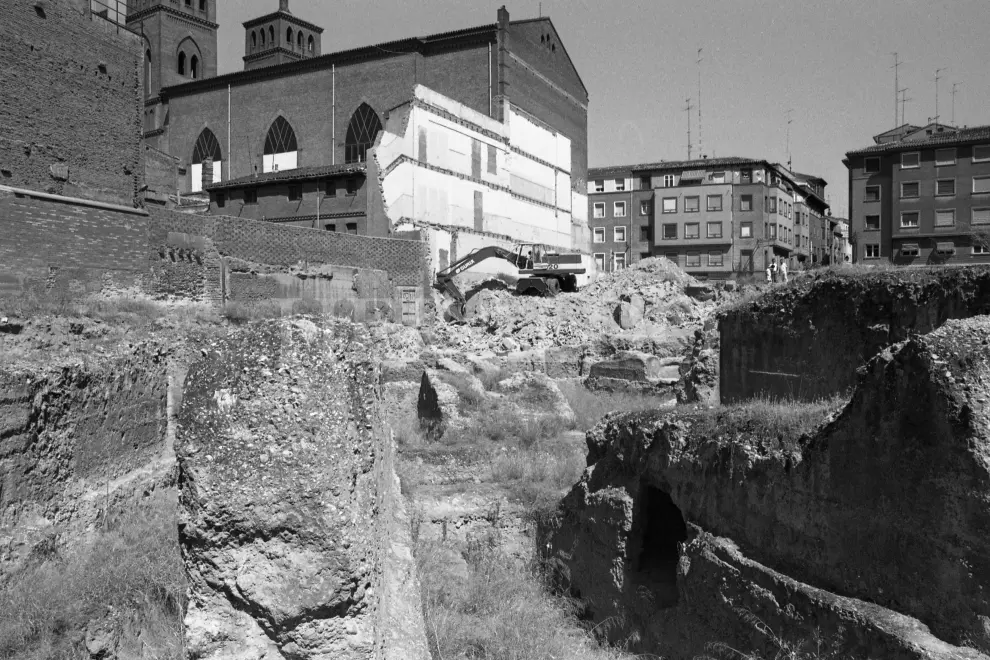 Obras de restauración de los restos del Teatro Romano de Zaragoza en 1989.