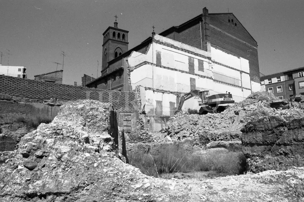 Obras de restauración de los restos del Teatro Romano de Zaragoza en 1989.