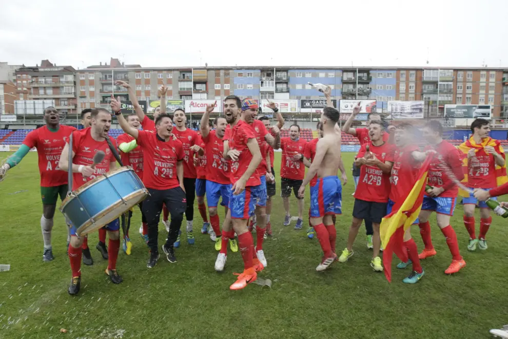 El Teruel celebra el 75 aniversario con el ascenso a Segunda B