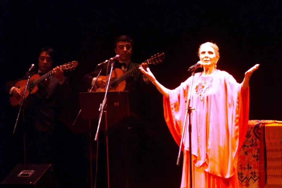 Concierto de Mª Dolores Pradera en el Teatro Principal de Zaragoza en 1999