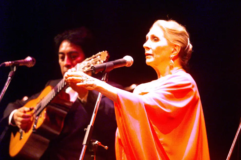 Concierto de Mª Dolores Pradera en el Teatro Principal de Zaragoza en 1999