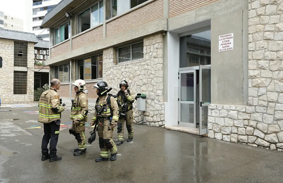 Evacuan el colegio la Salle Montemolín por un incendio en un despacho