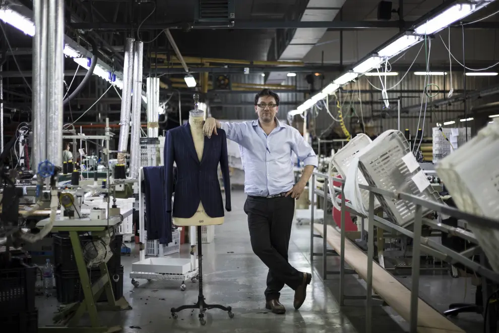 Toni Rams, gerente de Confecciones Textiles Rams, en las instalaciones de Mazaleón.