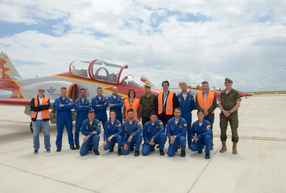 La Patrulla Águila revoluciona Teruel en su primer vuelo de reconocimiento