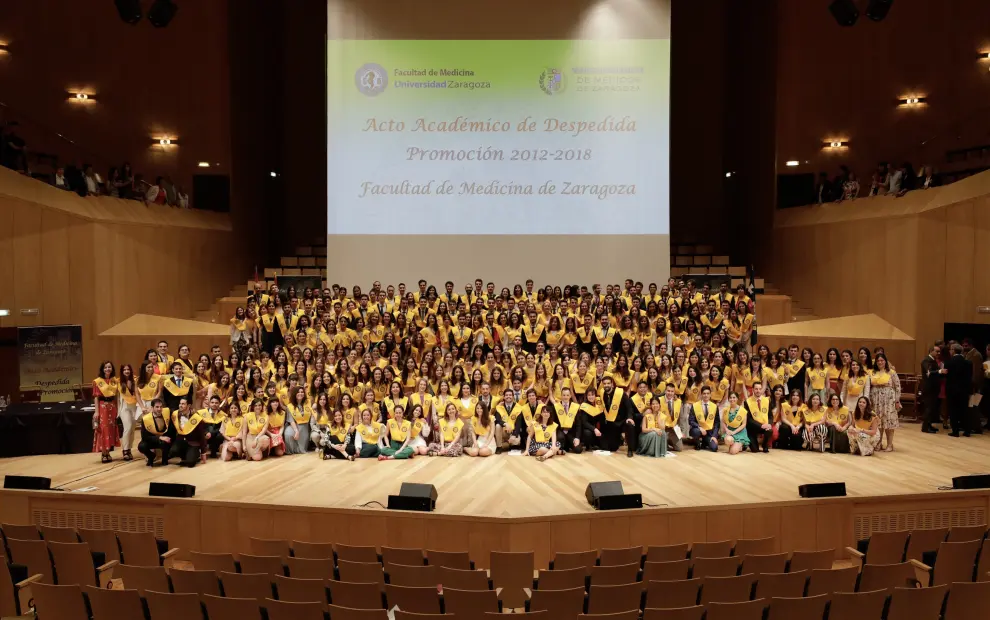 280 estudiantes de la Facultad de Medicina de Zaragoza celebran su graduación