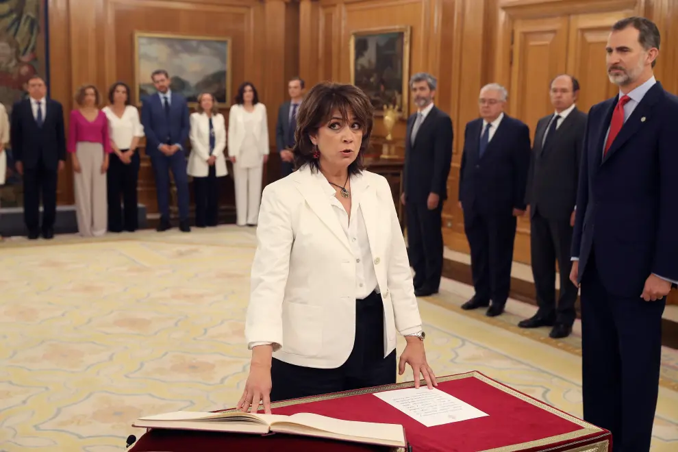 La ministra de Justicia, Dolores Delgado, promete su cargo ante el Rey Felipe VI.