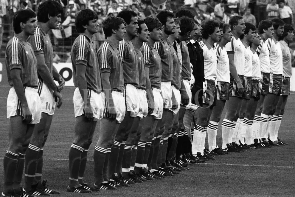 Partido del Mundial 82 entre Yugoslavia - Irlanda del Norte en La Romareda, con el futuro zaragocista Surjak (primero por la izquierda)
