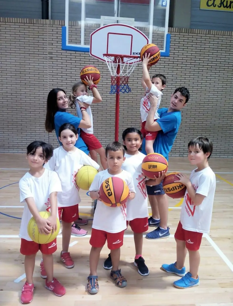 Los niños disfrutan en los diferentes campus deportivos en Helios