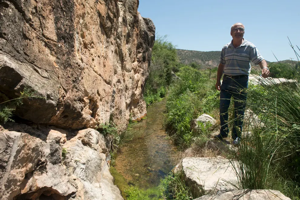 Juan José Gómez, en la Rambla del Tranco, un paraje en el que confluyen tres manantiales de aguas cristalinas