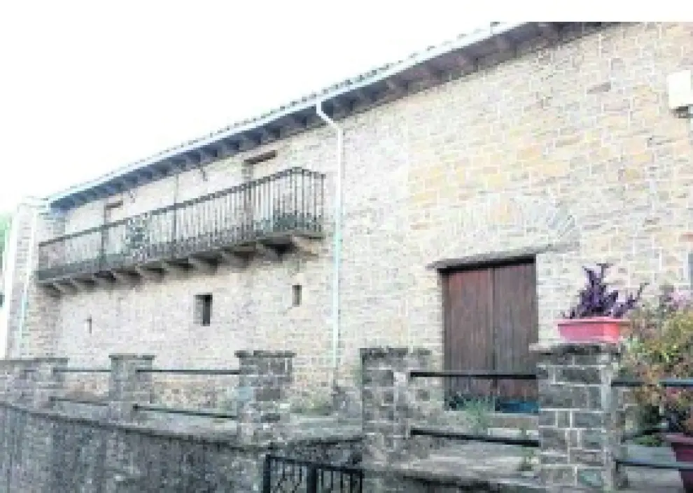 Casa en Santa Engracia de Jaca. El precio mínimo de esta casa de 1.324 metros cuadrados situada en el Camino de la Fuente, 5 de Santa Engracia de Jaca es de 96.261 euros.
