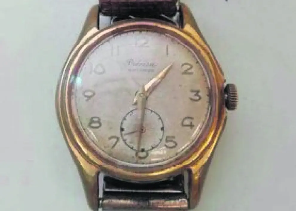 Reloj de pulsera Précisa. De los años 50, es un reloj de caballero mecánico de acero inoxidable y con segundero independiente y correa extensible. Sale a la venta por solo 20 euros.